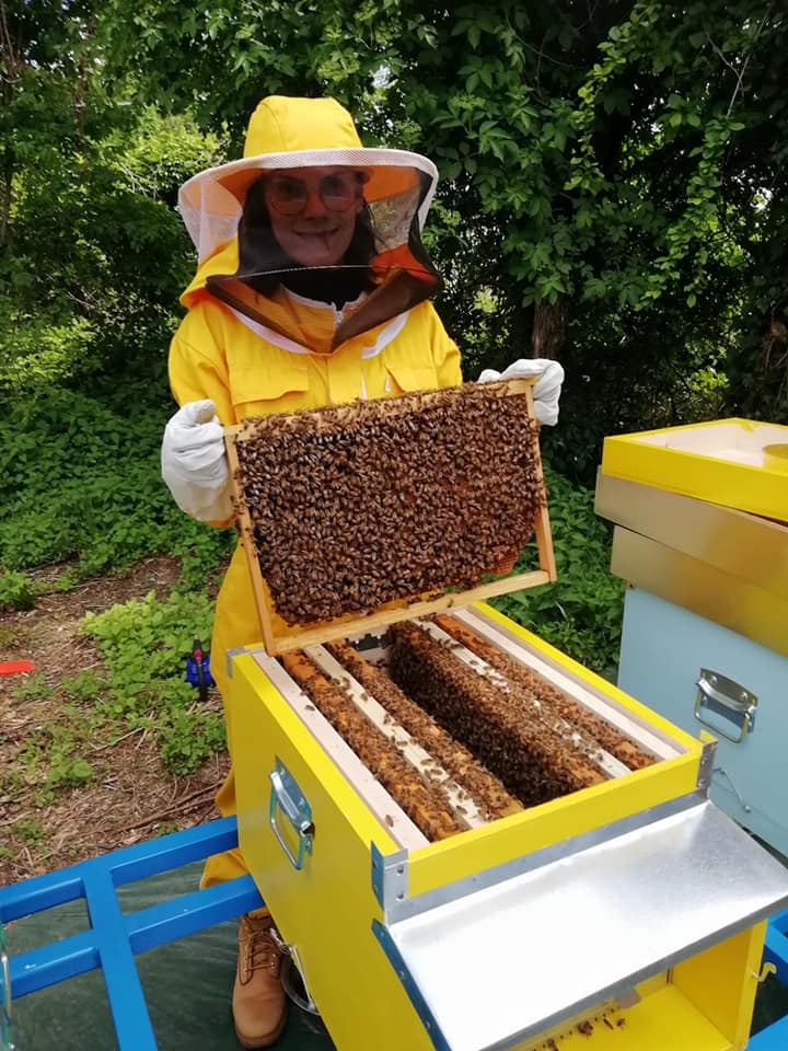stefania sarga apicoltrice hobbista